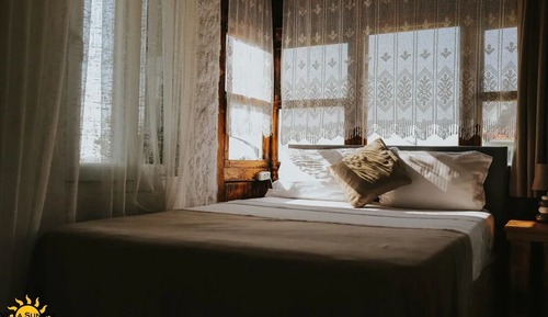 Honeymoon Room