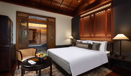 Premium Room, Multiple Beds, Pool Access, Courtyard View