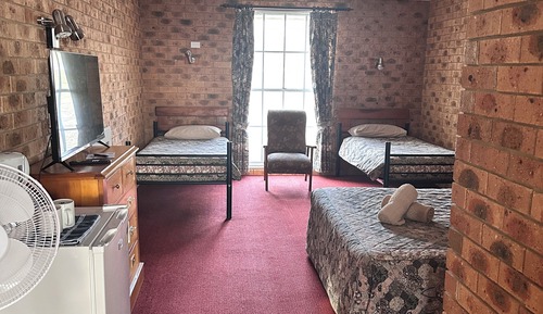 Family Room, 1 Bedroom