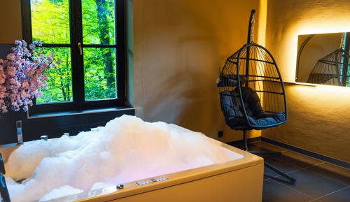 King Suite with Spa Bath