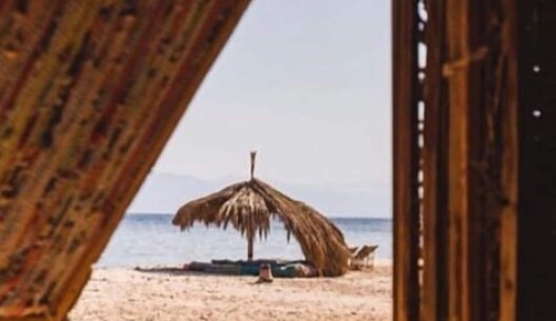 Basic Bungalow, Sea View