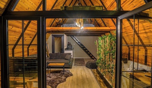 Deluxe Bungalow