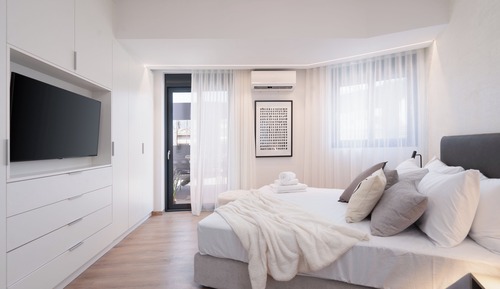 Deluxe Apartment, 1 Bedroom, Jetted Tub, City View