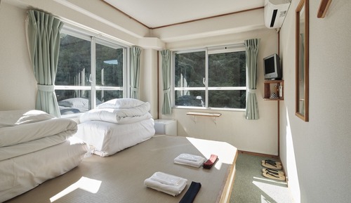 Japanese Style Twin Room with Shared Bathroom, Smoking