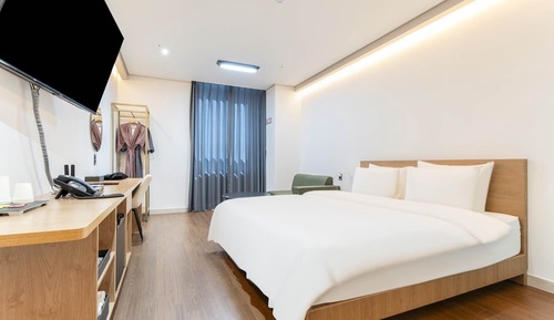 Deluxe Double Room, Non Smoking, Private Bathroom