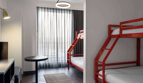 Room, Multiple Beds
