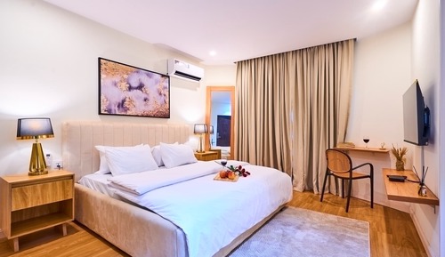 Deluxe Studio Suite
