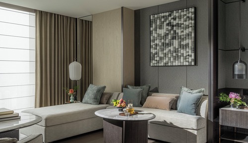 Premier Room, 1 King Bed, Canal View