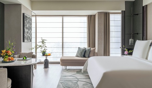 Deluxe Room, 1 King Bed, City View