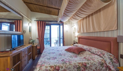 Basic Double Room, 1 King Bed