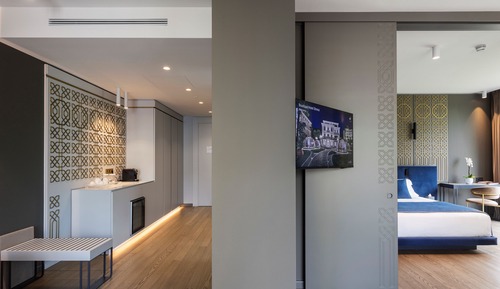 Corner Suite