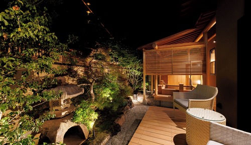 [Kiku] Japanese-style room with open-air hot spring bath (non-smoking)