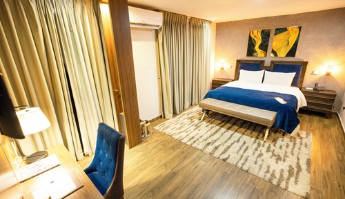 Owners Suite (3 Bedroom Apartment)