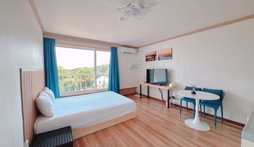 Basic Room, Multiple Beds, Kitchenette, Garden View