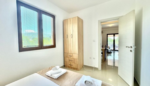 Classic Apartment, Garden View