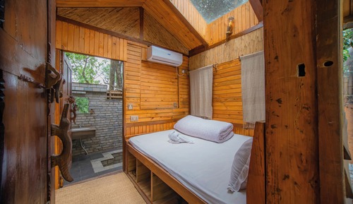 CART HOUSE DELUXE
