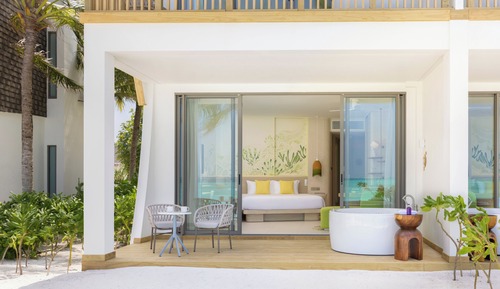 Room, 1 King Bed, Jetted Tub, Beachfront (Mirage)