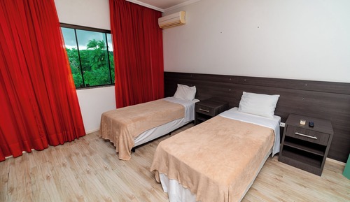 Traditional Room, Refrigerator, Garden View