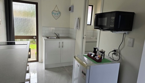 Deluxe Studio, Patio, Courtyard View