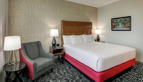 Deluxe Room, 1 King Bed, Accessible (Hearing Accessible Upper Floor)