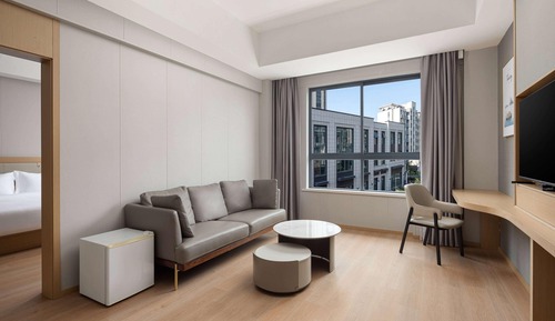 Deluxe Suite, 1 King Bed, Non Smoking