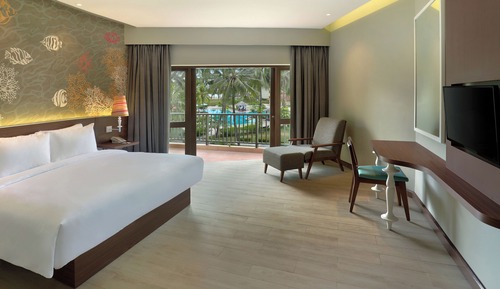 Deluxe Room, Pool View