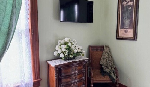 Iris Room