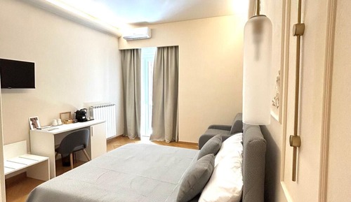 Room, Sea View
