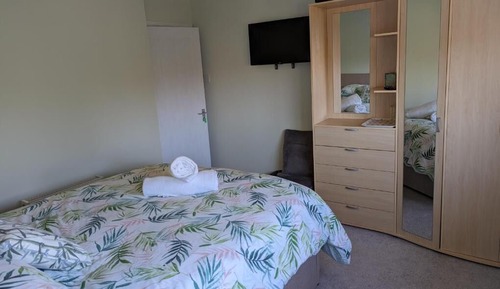 Room 2 Kingsize, Ensuite Shower