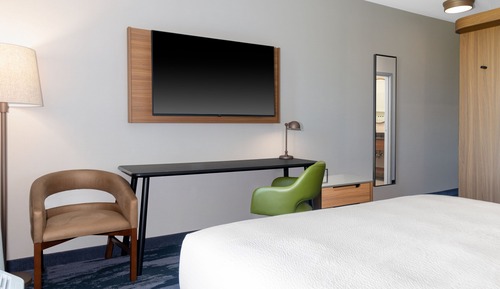 Room, 1 King Bed, Non Smoking (Mobility Accessible, Roll-in Shower)