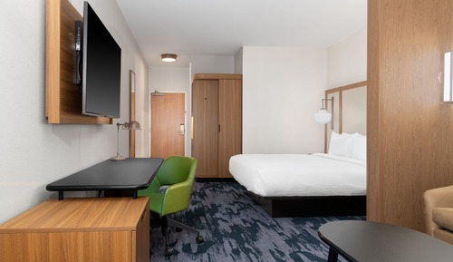 Suite, 1 King Bed with Sofa bed (Mobility Accessible, Tub)