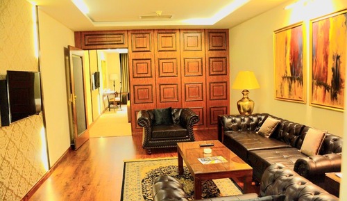 Deluxe Suite