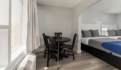 COURTYARD room, 1 Queen/1 Full XL, Across the street from the Beach