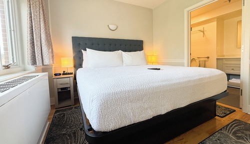 Suite, 1 Bedroom, Kitchen (Washer/Dryer)