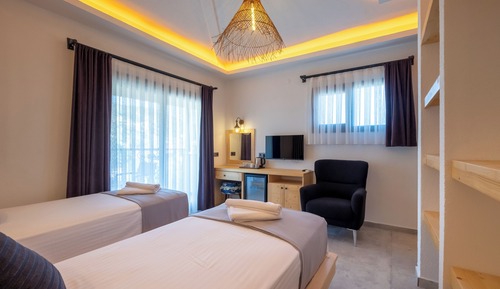 Standard Twin Room
