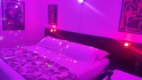 Habitación con cama de 3 plazas con hidromasaje para 2 adultos