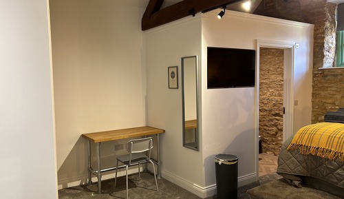 Luxury Studio Suite (King)
