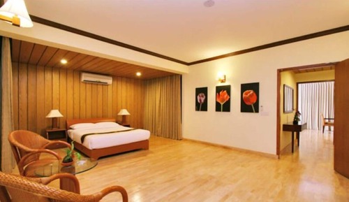 Luxury Suite, Garden View
