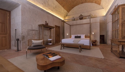 Premium Studio Suite, Courtyard View