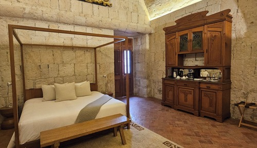 Presidential Studio Suite, Courtyard View