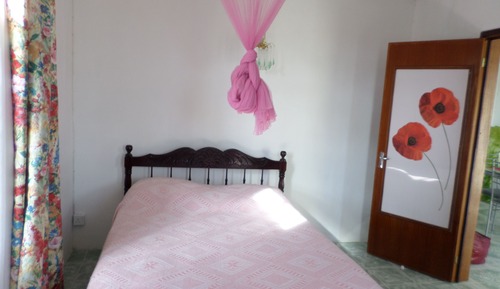 Basic Room, Balcony (Coquelicot)