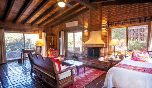 Deluxe Room, 3 Twin Beds, Mountain View