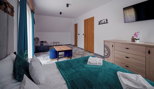 Pokoj 4-osobowy z balkonem b/widoku