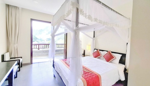 Deluxe Double Room Single Use, Valley View