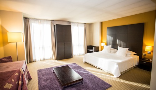 Deluxe Room, 1 King Bed