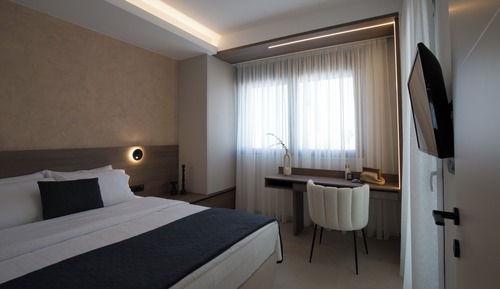 Junior Suite, City View
