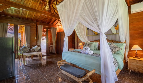 Deluxe Bungalow