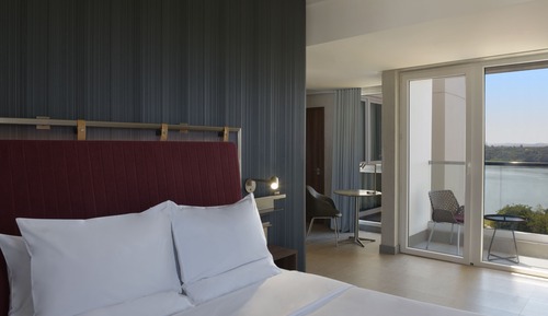Executive Room, 1 Queen Bed with Sofa bed