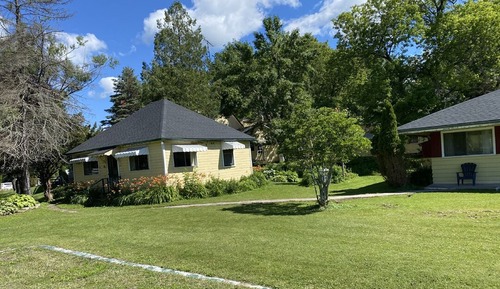 Lakeside Cottage