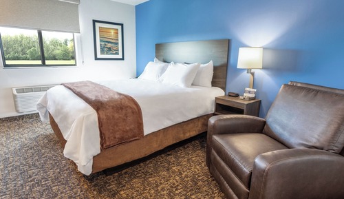 Room, 1 King Bed (with Recliner)